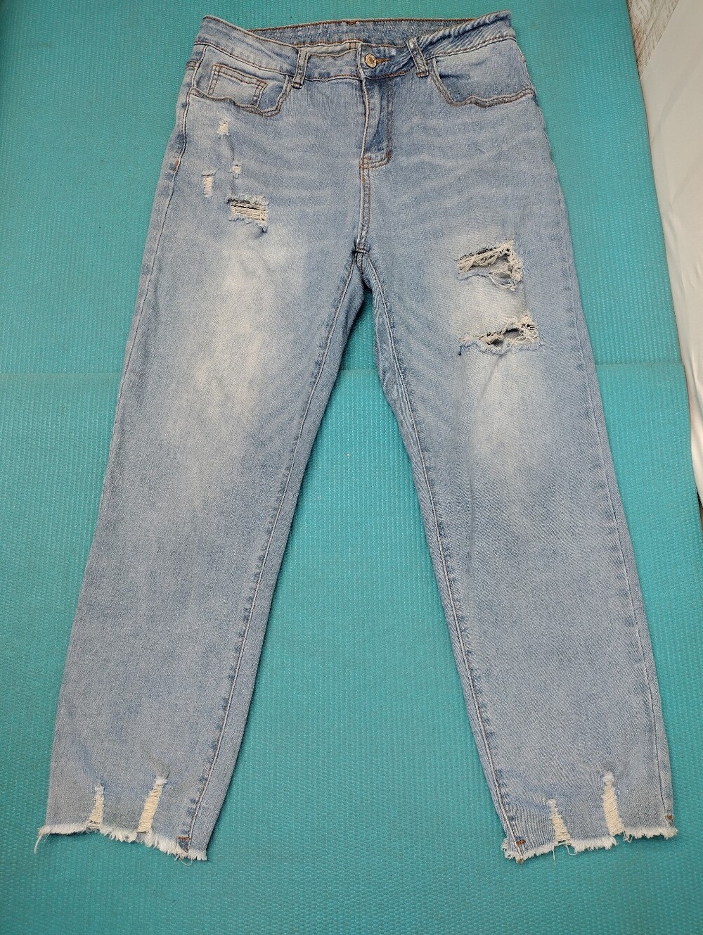 Women's Ripped Raw Frayed Hem Stretchy Skinny Jeans Cropped - 10